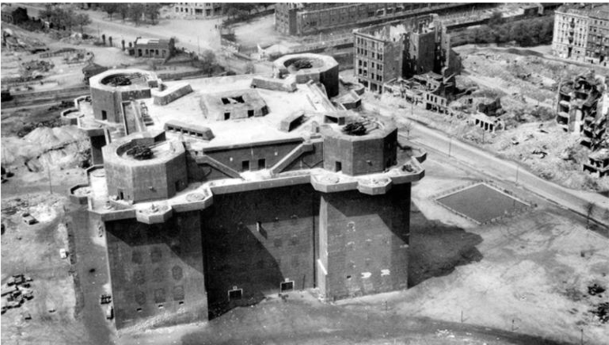 Vom Flakturm IV zum Grünen Bunker