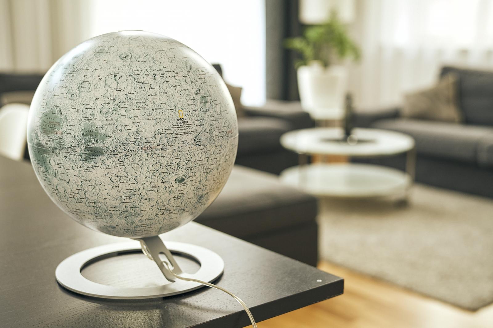 The Moon / Der Mond - Räth Globus