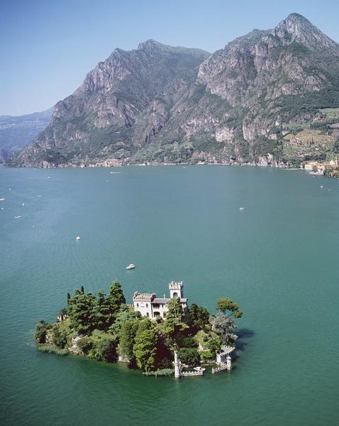 Swiss and Alpine Islands