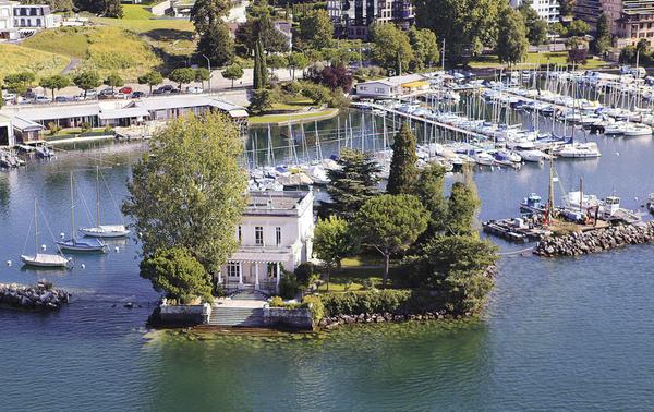 Swiss and Alpine Islands